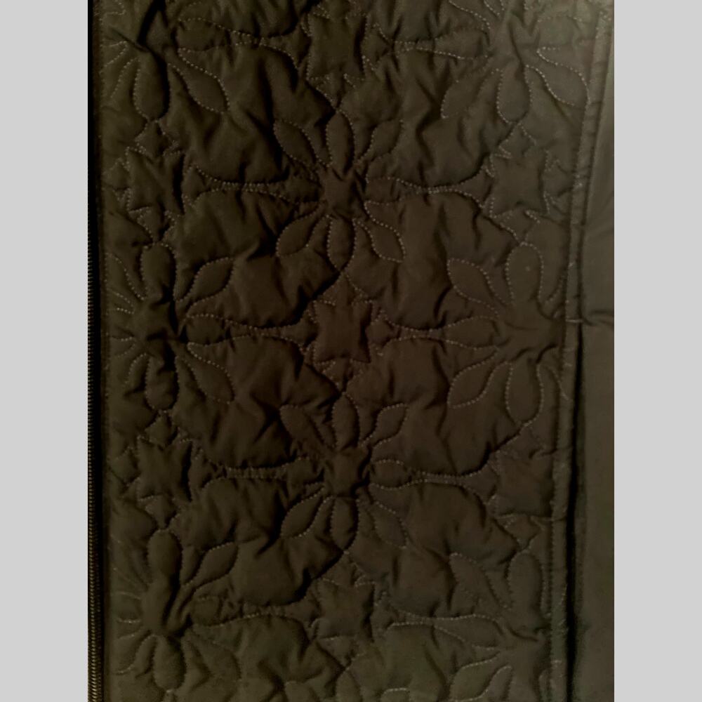 Champion women’s Black Quilted vest size L - Picture 2 of 5